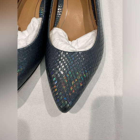 NIB Vionic Lena flat size 7 navy iridescent - Picture 2 of 6
